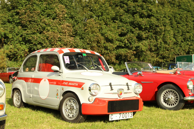 Illustration for article titled The Parking Lot At The Goodwood Revival Is The Most Magical Parking Lot In The World